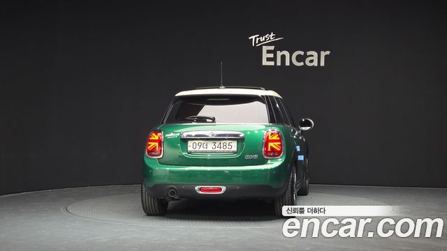 Mini Cooper 5Door 60th Edition 3rd - фото 3
