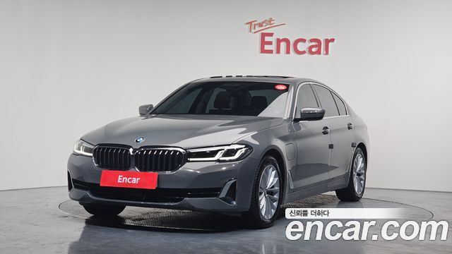 BMW 5 Series G30 530e Luxury - фото 0