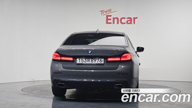 BMW 5 Series G30 530e Luxury - фото 3