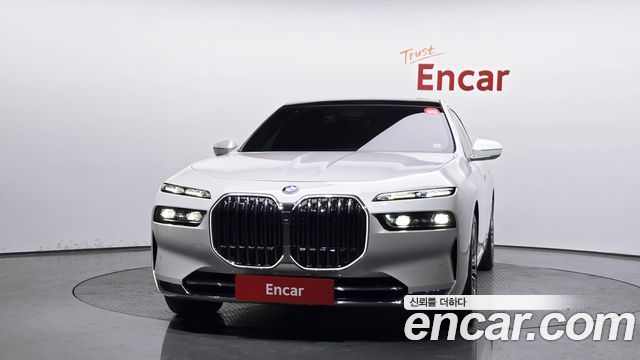 BMW 7 Series G70 740i sDrive Design Pure Excellence - фото 2