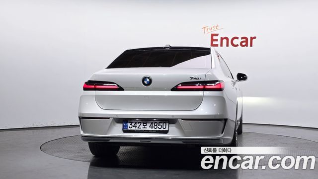 BMW 7 Series G70 740i sDrive Design Pure Excellence - фото 3