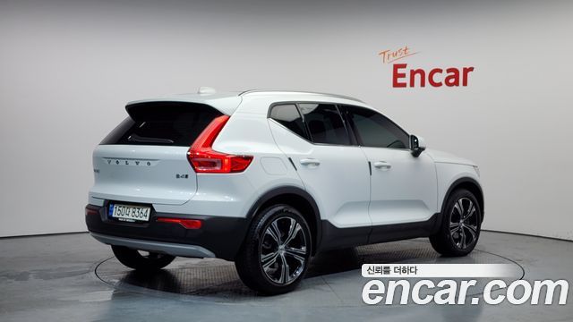 Volvo XC40 B4 Inscription - фото 1