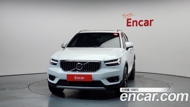 Volvo XC40 B4 Inscription - фото 2