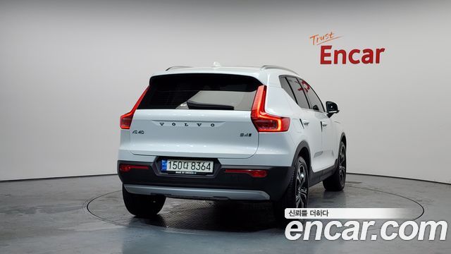 Volvo XC40 B4 Inscription - фото 3