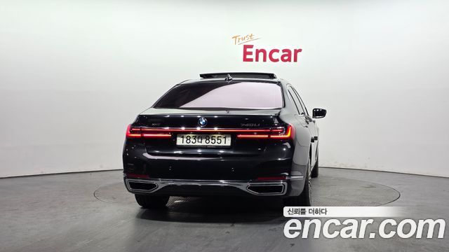 BMW 7 Series G11 740Li xDrive Design Pure Excellence - фото 3