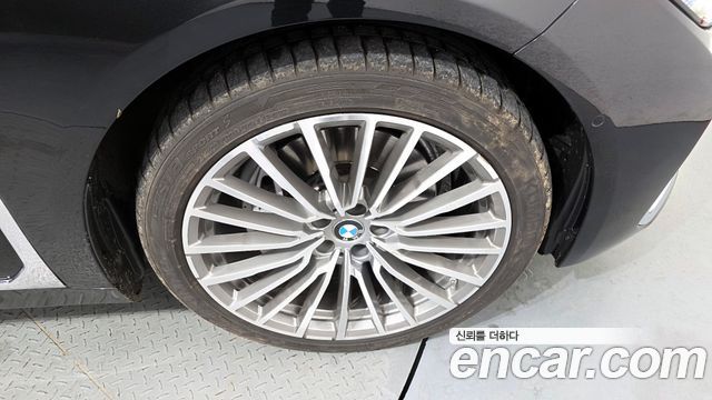 BMW 7 Series G11 740Li xDrive Design Pure Excellence - фото 4