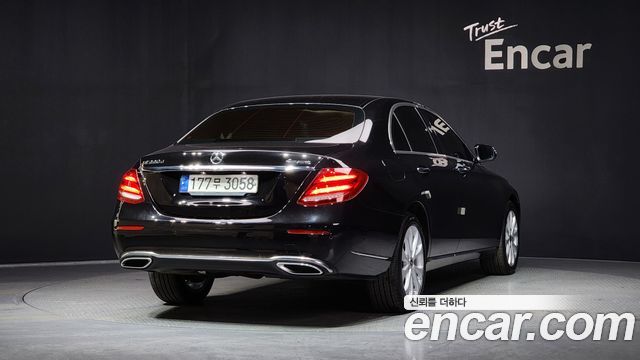 Mercedes-Benz E-Class W213 E220d 4MATIC Exclusive - фото 1