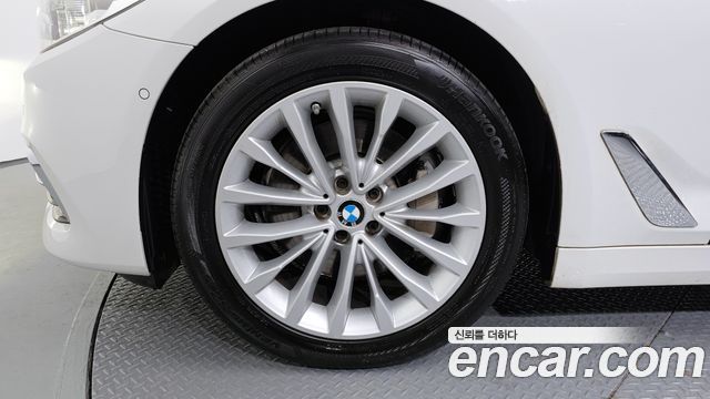 BMW 5 Series G30 530i xDrive Luxury Plus - фото 4