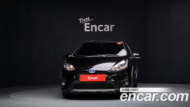 Toyota Prius 1.5 Crossover - фото 2