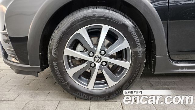 Toyota Prius 1.5 Crossover - фото 4
