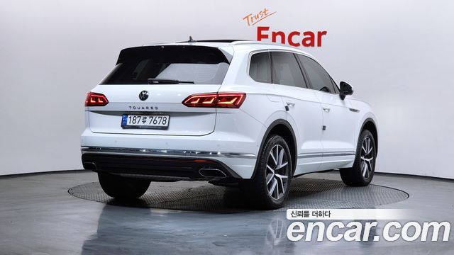 Volkswagen Touareg 3-го поколения 3.0 TDI Prestige - фото 1