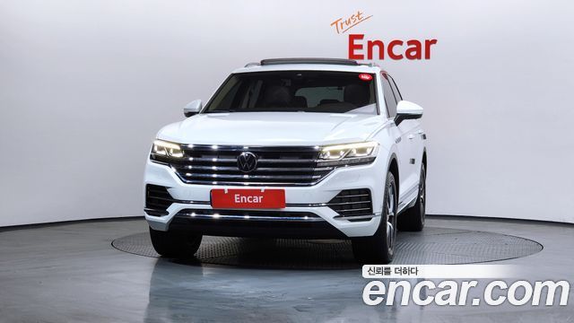 Volkswagen Touareg 3-го поколения 3.0 TDI Prestige - фото 2