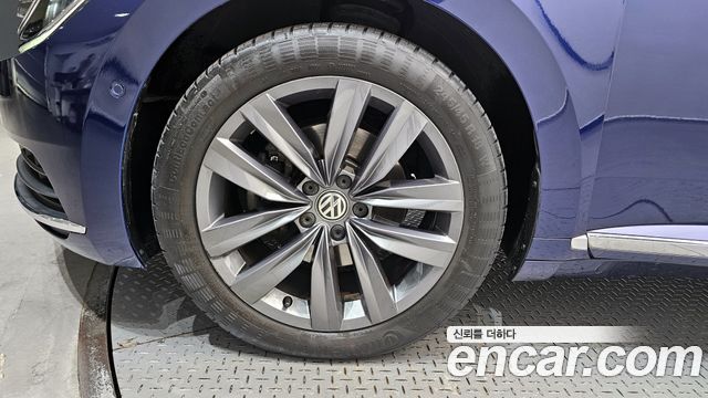 Volkswagen Arteon 2.0 TDI Premium - фото 4