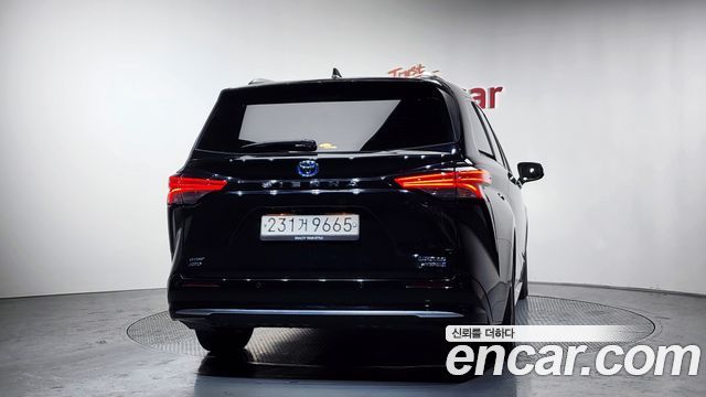 Toyota Sienna 4-го поколения 2.5 Hybrid AWD - фото 3