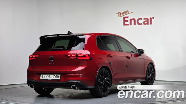 Volkswagen Golf 8-го поколения 2.0 GTI - фото 1