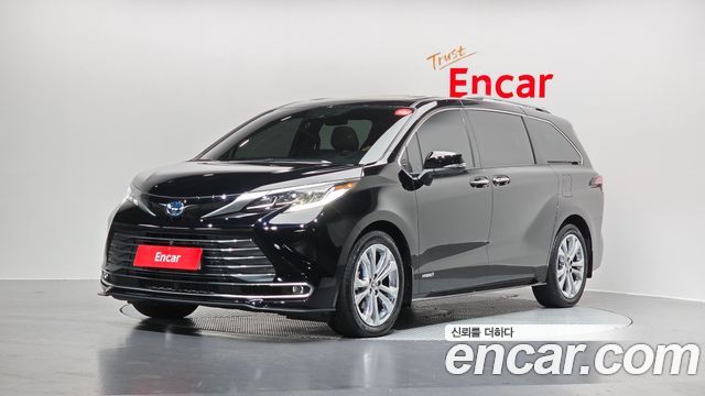 Toyota Sienna 4-го поколения 2.5 Hybrid 2WD - фото 0