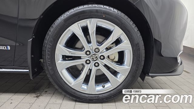 Toyota Sienna 4-го поколения 2.5 Hybrid 2WD - фото 4