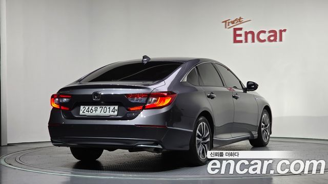 Honda Accord 10-го поколения 2.0 Hybrid Touring - фото 1