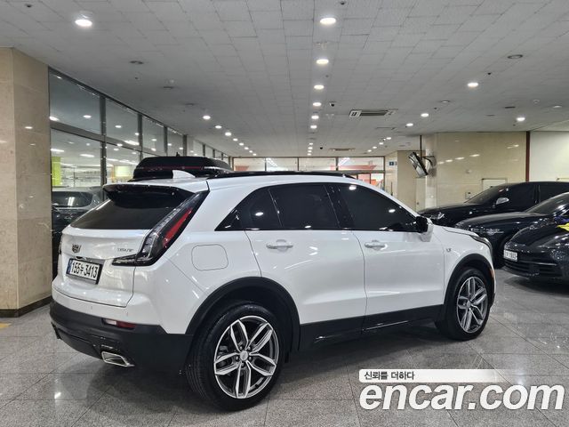 Cadillac XT4 2.0 Sport AWD - фото 2