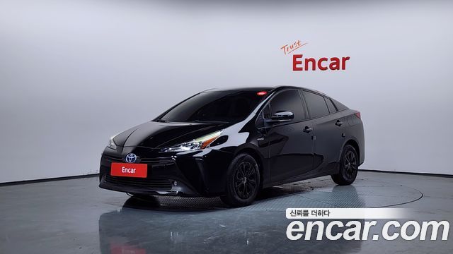 Toyota Prius 4-го поколения 1.8 - фото 0
