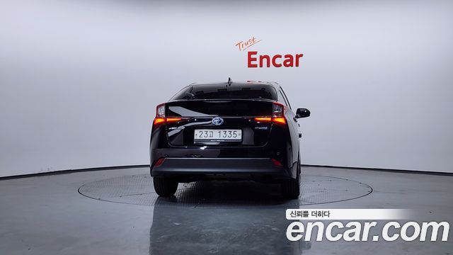 Toyota Prius 4-го поколения 1.8 - фото 3