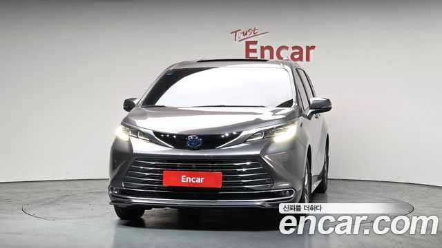 Toyota Sienna 4-го поколения 2.5 Hybrid AWD - фото 1