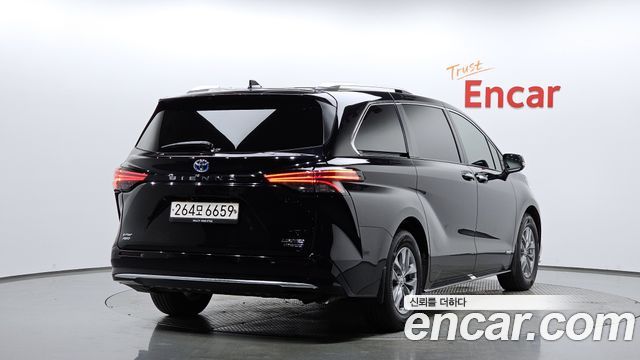 Toyota Sienna 4-го поколения 2.5 Hybrid AWD - фото 0