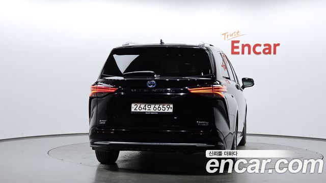 Toyota Sienna 4-го поколения 2.5 Hybrid AWD - фото 2