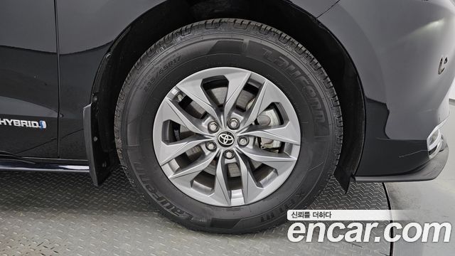 Toyota Sienna 4-го поколения 2.5 Hybrid AWD - фото 3