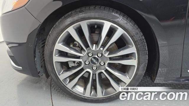 Lincoln Continental 10-го поколения 3.0 AWD - фото 4