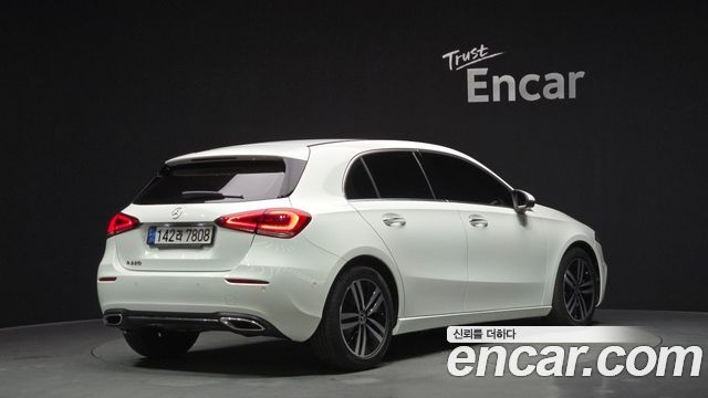 Mercedes-Benz A-Class W177 A220 Hatchback - фото 1