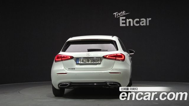 Mercedes-Benz A-Class W177 A220 Hatchback - фото 3