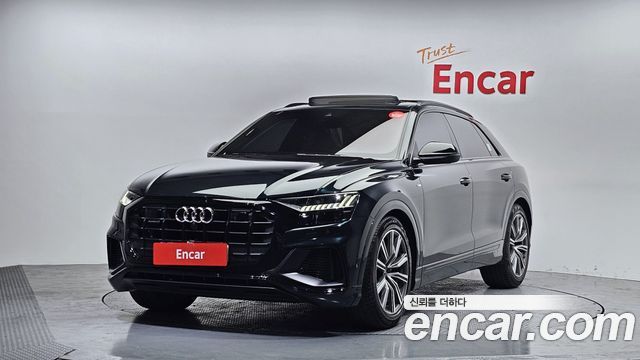 Audi Q8 55 TFSI Quattro Premium - фото 0