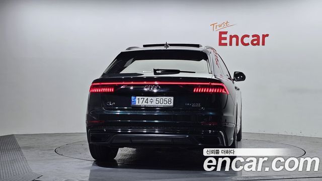 Audi Q8 55 TFSI Quattro Premium - фото 3