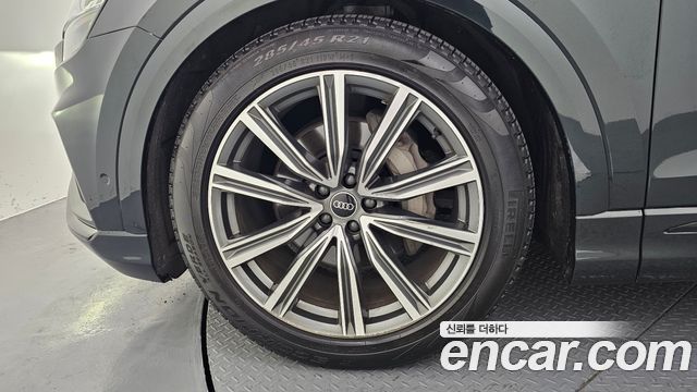 Audi Q8 55 TFSI Quattro Premium - фото 4