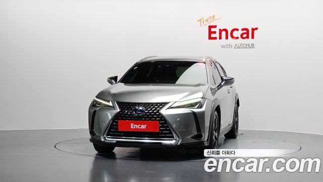 Lexus UX 250h 2.0 2WD - фото 2