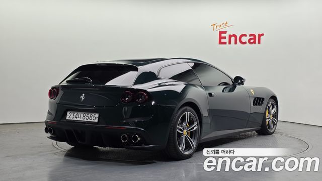 Ferrari GTC4 Lusso 6.3 V12 - фото 1