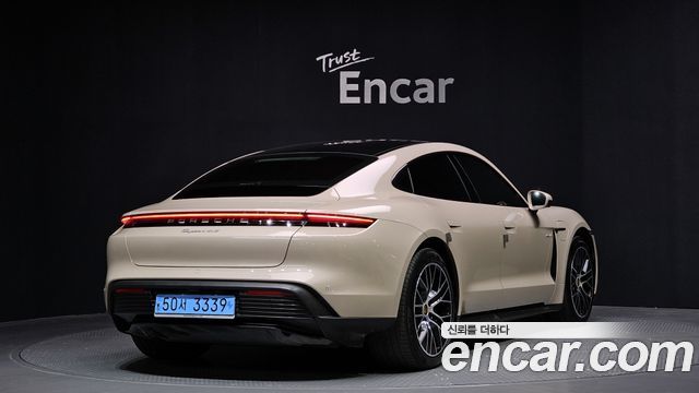 Porsche Taycan 4S - фото 1