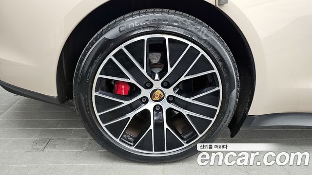 Porsche Taycan 4S - фото 4