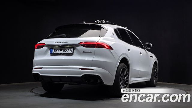 Maserati Grecale 2.0 AWD GT - фото 1
