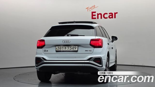 Audi Q2 35 TDI Premium - фото 3