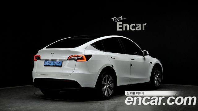 Tesla Model Y RWD - фото 1