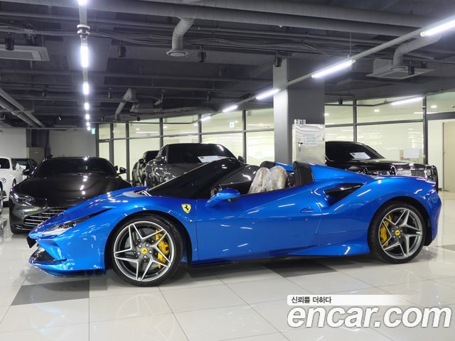 Ferrari F8 Spider 3.9 V8 - фото 1