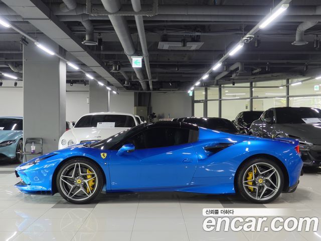 Ferrari F8 Spider 3.9 V8 - фото 2