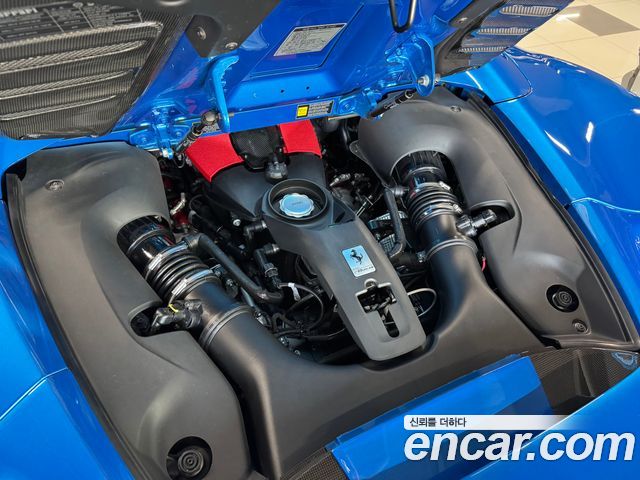 Ferrari F8 Spider 3.9 V8 - фото 4