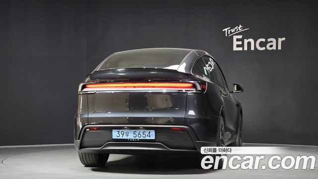 Tesla Model Y L Long Range AWD - фото 3