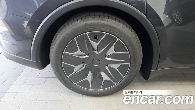 Tesla Model Y L Long Range AWD - фото 4