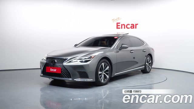 Lexus LS 500 3.5 Supreme AWD - фото 0