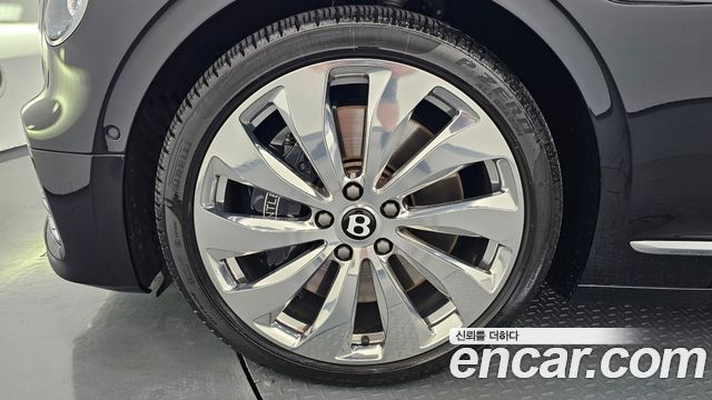 Bentley Flying Spur 3-го поколения 4.0 - фото 4