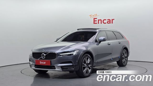 Volvo V90 Cross Country T5 Pro AWD - фото 0